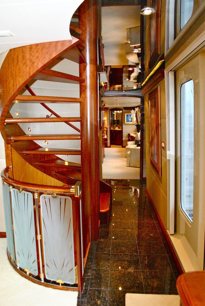 Luxury Charter Yacht acht Namoh Hallway