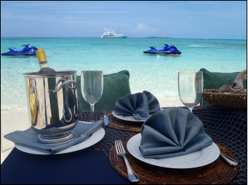 Luxury Charter Yacht At Last Dining Al Fresco
