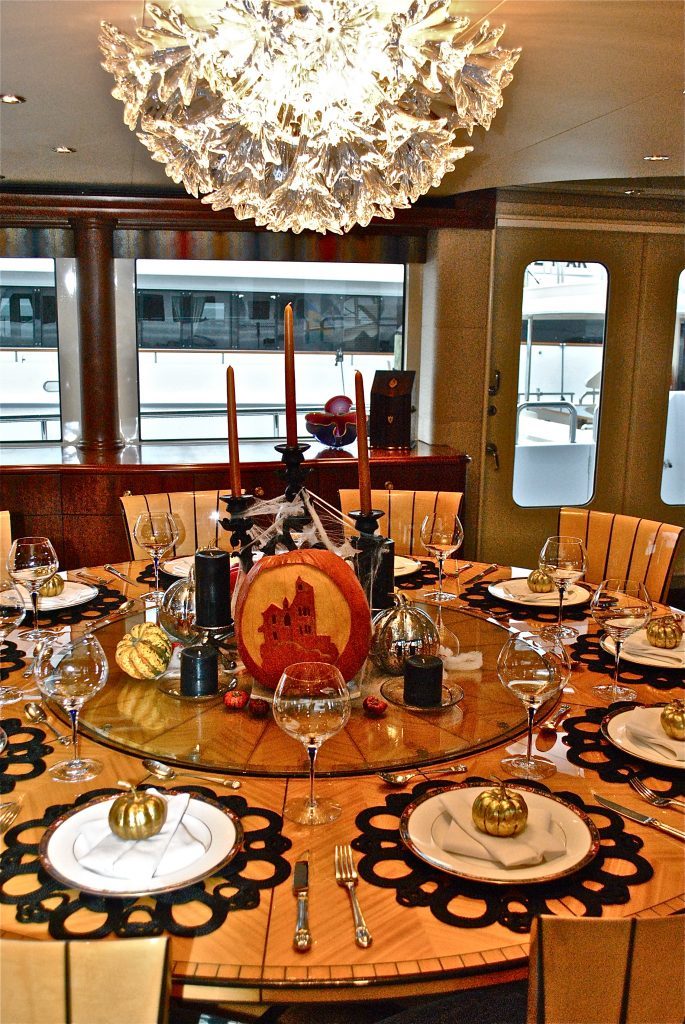Luxury Charter Yacht Namoh Formal Dining