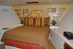 Luxury Crewed Charter Yacht Unforgettable Coral Guest Suite