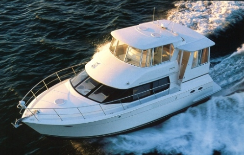 Crewed Luxury Charter Yacht Island Lady Running