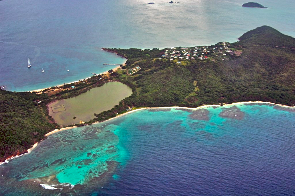 St Vincent and the Grenadines, Mayreau Island