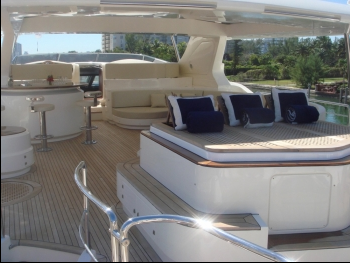 Vivere Luxury Crewed Charter Yacht Flybridge Jacuzzi