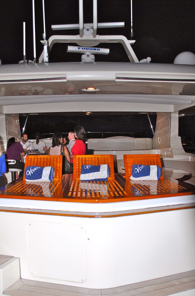 Vivere Luxury Charter Yacht Flybridge bar