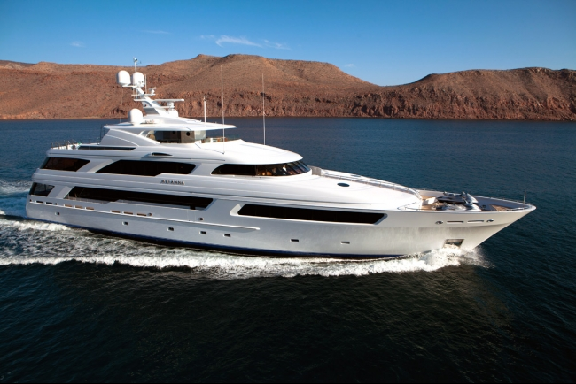 Arianna Luxury Charter Yacht Profile