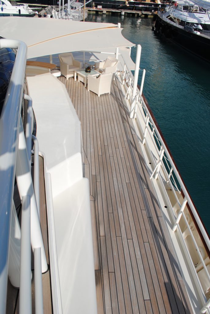 Seawolf, Luxury Charter yacht, port walkway deck