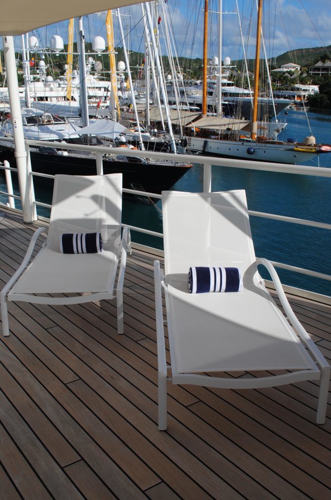 Seawolf, Luxury Charter yacht, deck lounges