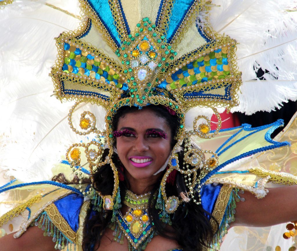 Caribbean Summer Festival: color your yacht charter