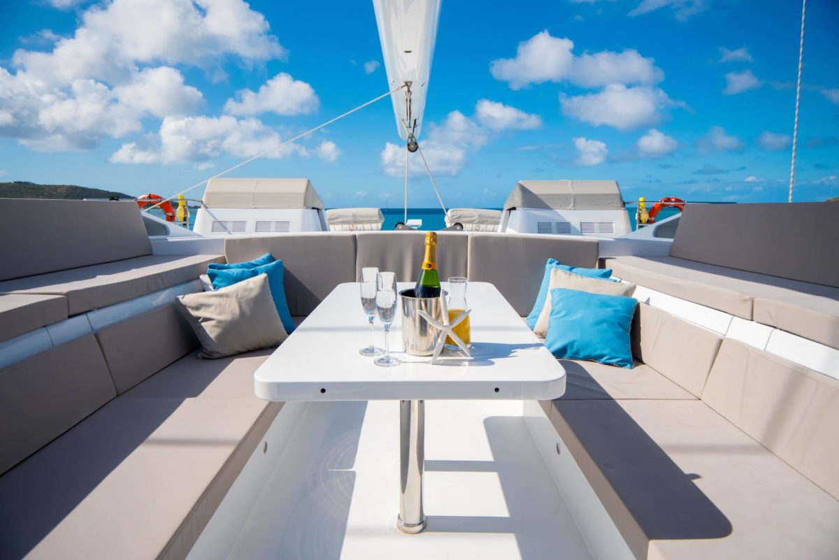 catamaran yacht charter 