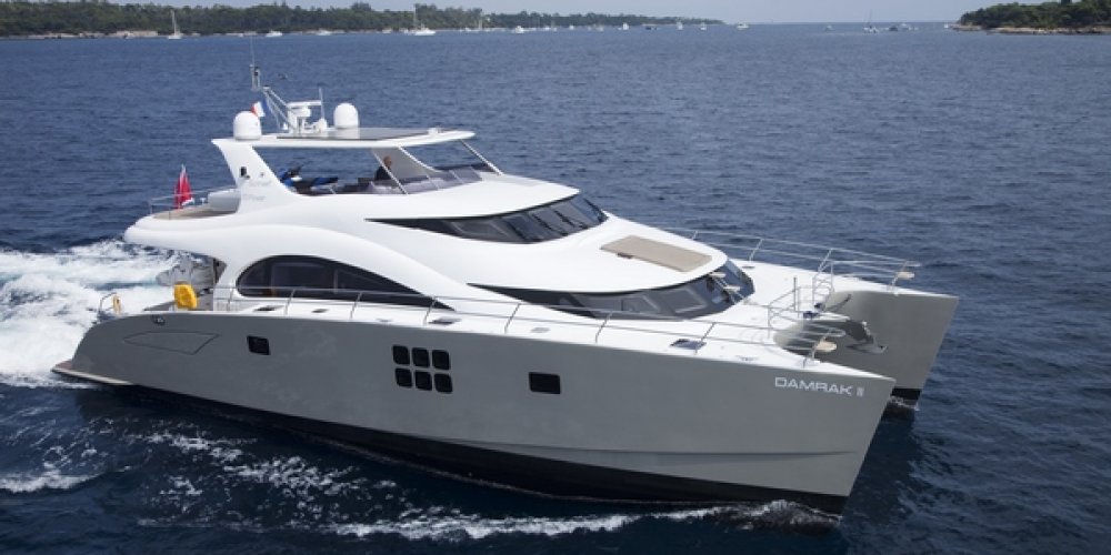 Luxury Performance Catamaran Damrak II Profile